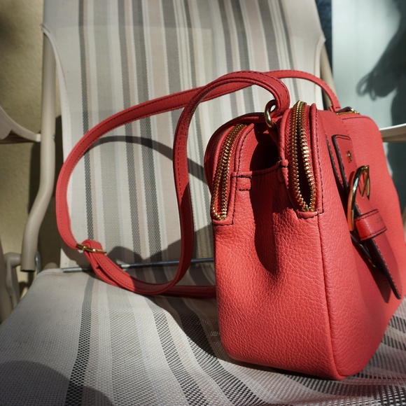 Liz Claiborne Peach Crossbody - Picture 3 of 4